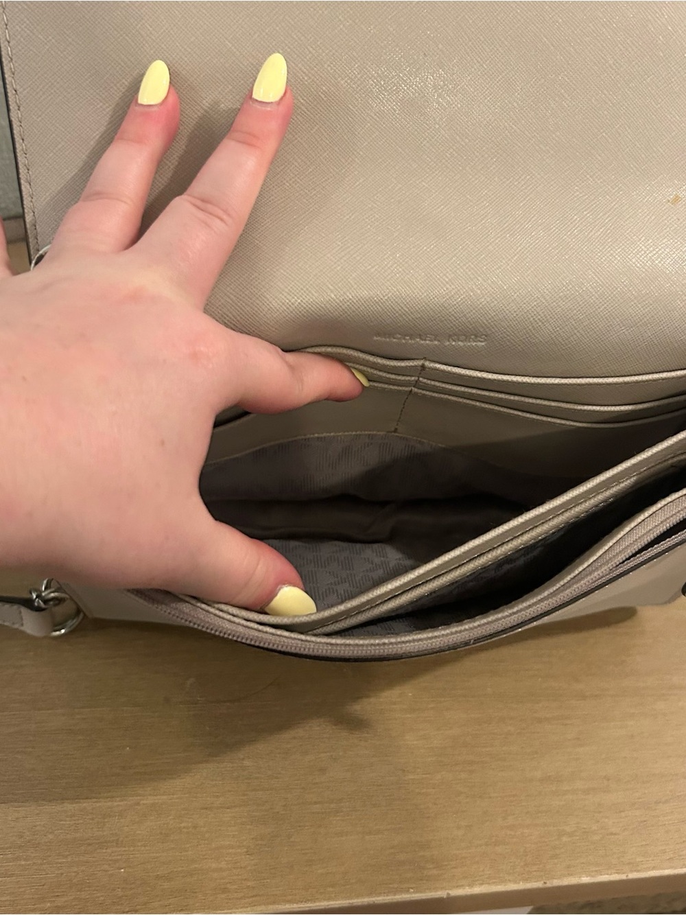 Michael Kors Beige Tan/Grey Crossbody Bag - Picture 4 of 10